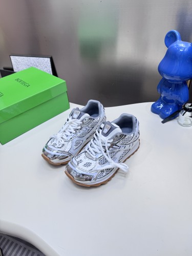 争奪戦 2026 ボッテガヴェネタ 新作 男女兼用 スニーカー コピー