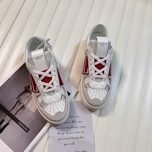 《人気★》2026 ヴァレンティノ 新作 男女兼用 スニーカー コピー