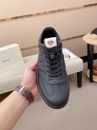 ☆超人気☆  2026 バリー 新作 スニーカー 偽物