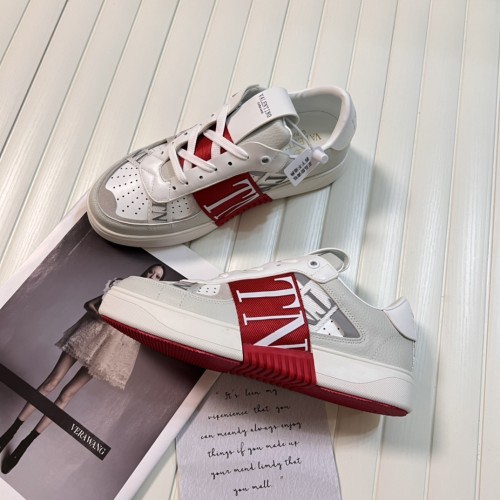 《人気★》2026 ヴァレンティノ 新作 男女兼用 スニーカー コピー