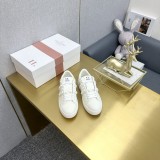 すぐ届く 2026 ヴァレンティノ 新作 男女兼用 スニーカー スーパーコピー