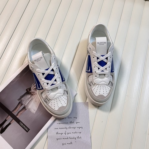 注目アイテム♡ 2026 ヴァレンティノ 新作 男女兼用 スニーカー スーパーコピー