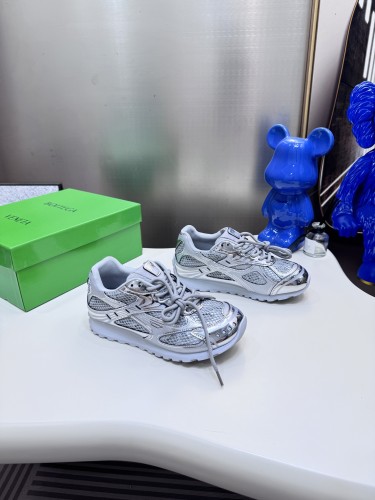 ☆超人気☆ 2026 ボッテガヴェネタ 新作 男女兼用 スニーカー スーパーコピー