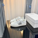 送料込 2026 ヴァレンティノ 新作 男女兼用 スニーカー 偽物