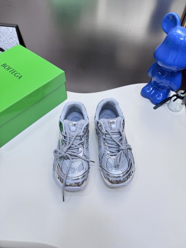 ☆超人気☆ 2026 ボッテガヴェネタ 新作 男女兼用 スニーカー スーパーコピー