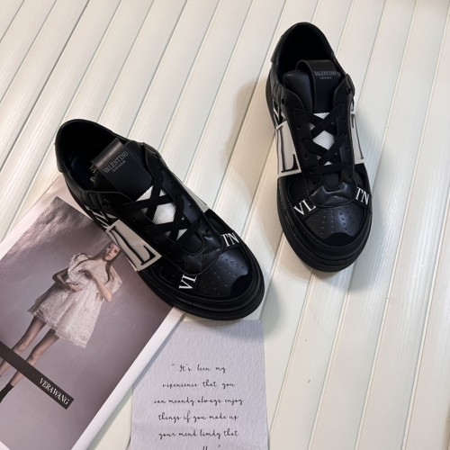 完売必至 ★ 2026 ヴァレンティノ 新作 男女兼用 スニーカー コピー