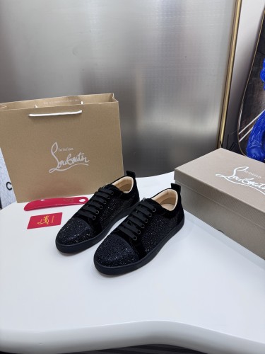 日本未入荷 2026 クリスチャンルブタン 新作 男女兼用 スニーカー コピー