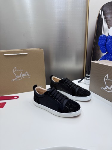 世界中で大人気♪ 2026 クリスチャンルブタン 新作 男女兼用 スニーカー スーパーコピー