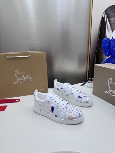 目を惹くカラー 2026 クリスチャンルブタン 新作 男女兼用 スニーカー スーパーコピー