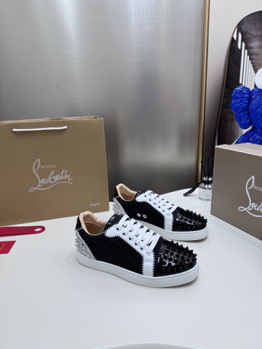 新色登場☆ 2026 クリスチャンルブタン 新作 男女兼用 スニーカー スーパーコピー
