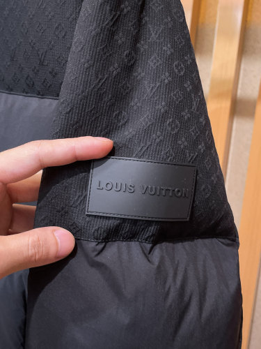 人気爆発☆ 2026 ルイヴィトン 新作 ダウンジャケット コピー