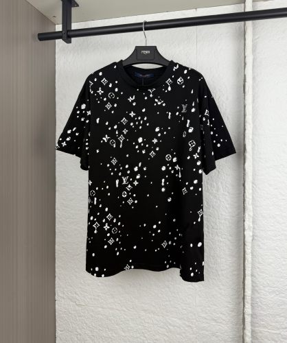 入手困難品！2026 ルイヴィトン 新作 半袖Tシャツ 偽物