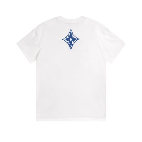 注目アイテム☆ 2026 ルイヴィトン 新作 半袖Tシャツ スーパーコピー