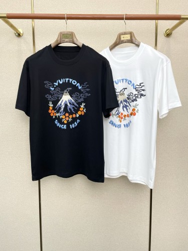 超希少！2026 ルイヴィトン 新作 半袖Tシャツ コピー 2色