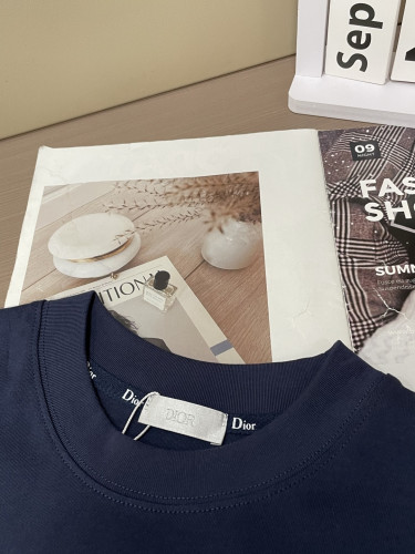 激安価格！2026 ディオール 新作 長袖Tシャツ 偽物