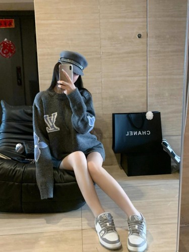 世界中で大人気♪ 2026 ルイヴィトン 新作 ニット 偽物