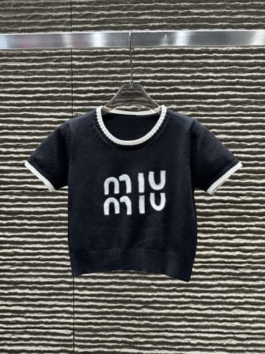 人気急上昇新作 2026 ミュウミュウ 新作 半袖Tシャツ コピー 4色