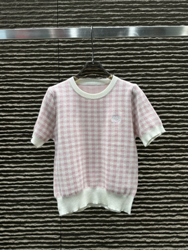 目を惹くカラー 2026 ミュウミュウ 新作 半袖Tシャツ コピー