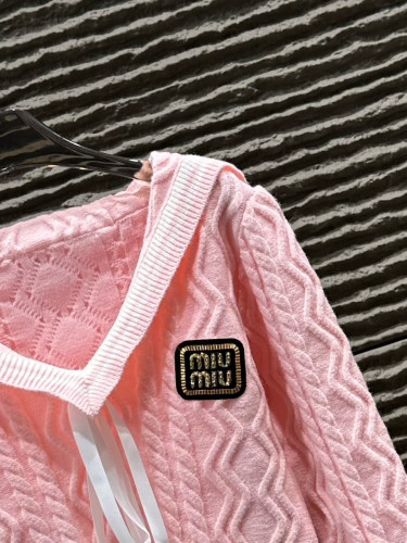 【限定カラー】 2026 ミュウミュウ 新作 ニット 偽物  3色