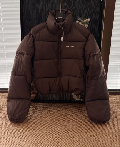 新色登場☆  2026 ミュウミュウ 新作 ダウンジャケット コピー