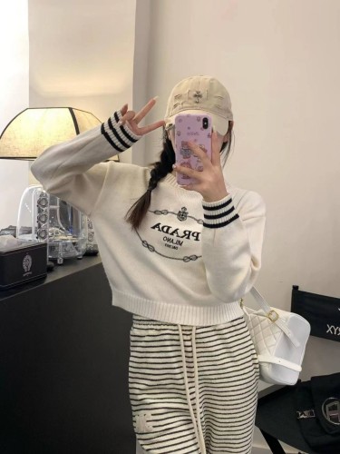 お洒落 2026 プラダ 新作 ニット 偽物