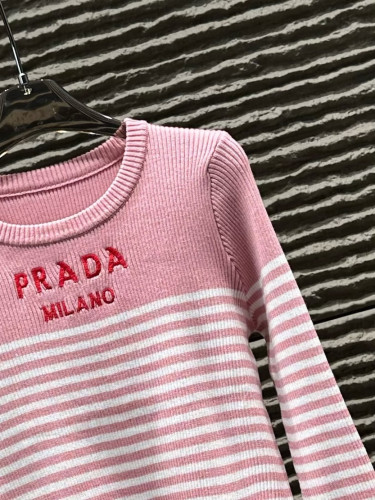 大人気！暖かい♪ 2026 プラダ 新作 ニット コピー 2色