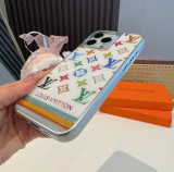 定番人気！2026 ルイヴィトン 新作 iPhone ケース 全機種 販売 コピー