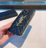 注目度抜群！2026 サンローラン 新作 iPhone ケース 全機種 販売 偽物