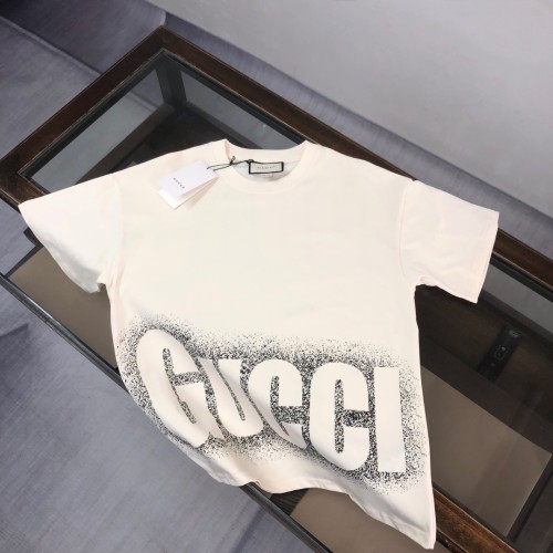 【大特価】2026 グッチ 新作 半袖Tシャツ コピー