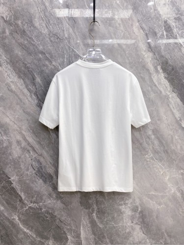 使い勝手良 2026 グッチ 新作 半袖Tシャツ スーパーコピー