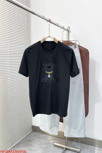 争奪戦  2026 フェンディ 新作 半袖Tシャツ コピー