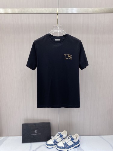目を惹くカラー 2026 バーバリー 新作 半袖Tシャツ スーパーコピー