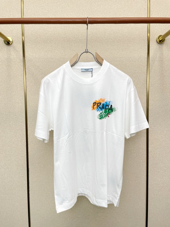 すぐ届く 2026 プラダ 新作 半袖Tシャツ スーパーコピー 2色