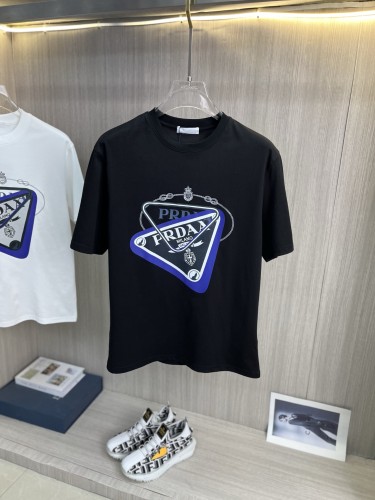 希少♪限定 2026 プラダ 新作 半袖Tシャツ 偽物 2色
