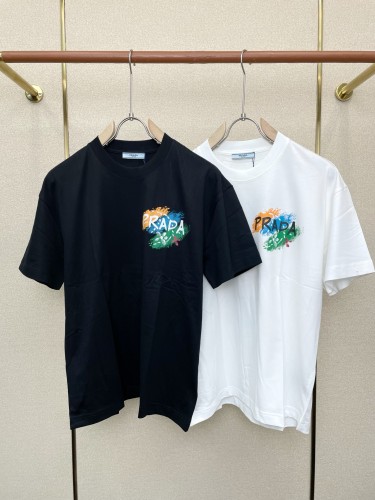 すぐ届く 2026 プラダ 新作 半袖Tシャツ スーパーコピー 2色