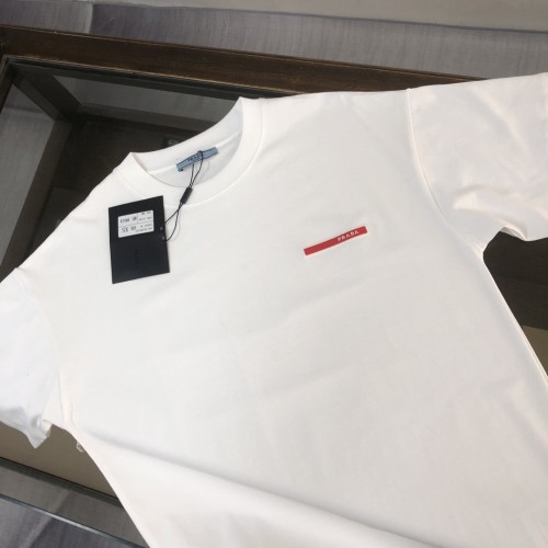 超希少！2026 プラダ 新作 半袖Tシャツ スーパーコピー