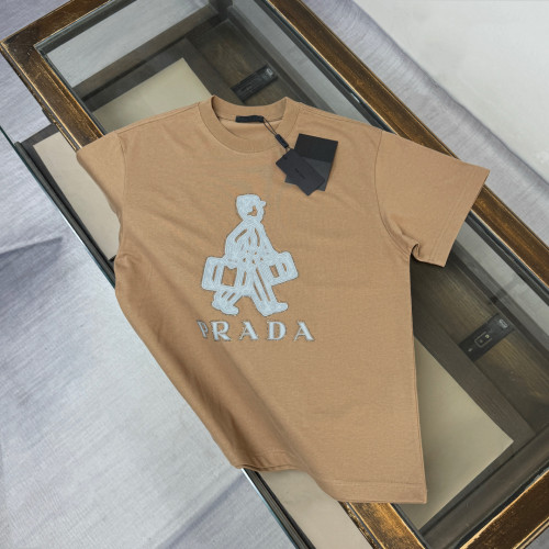 お洒落 2026 プラダ 新作 半袖Tシャツ 偽物