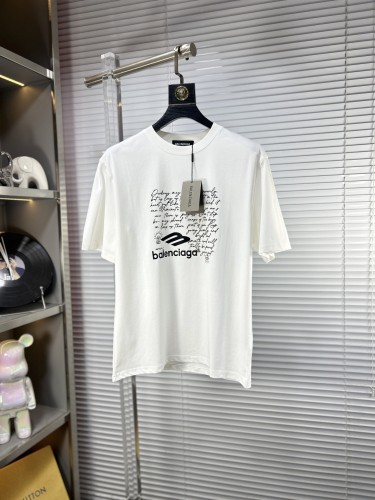 完売前に！ 2026 バレンシアガ 新作 半袖Tシャツ 偽物