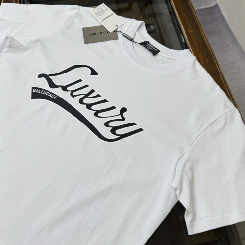 目を惹くカラー  2026 バレンシアガ 新作 半袖Tシャツ スーパーコピー