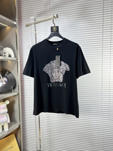 入手困難！2026 ヴェルサーチェ 新作 半袖Tシャツ 偽物