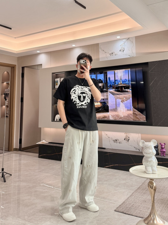 入手困難！2026 ヴェルサーチェ 新作 半袖Tシャツ コピー