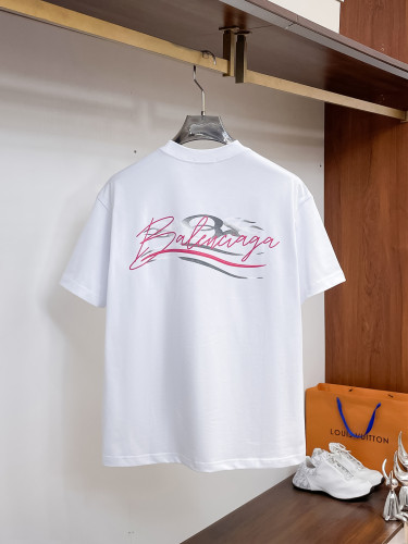 世界中で大人気♪ 2026 バレンシアガ 新作 半袖Tシャツ コピー