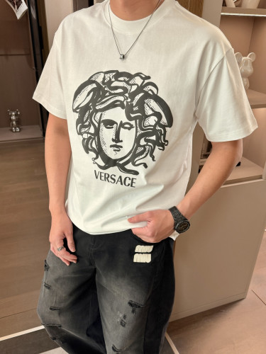 おすすめ 2026 ヴェルサーチェ 新作 半袖Tシャツ 偽物