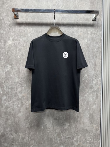 一目惚れ♪ 2026 ルイヴィトン 新作 半袖Tシャツ コピー