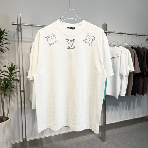 《人気★》2026 ルイヴィトン 新作 半袖Tシャツ コピー
