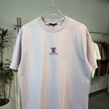 注目アイテム☆ 2026 ルイヴィトン 新作 半袖Tシャツ スーパーコピー