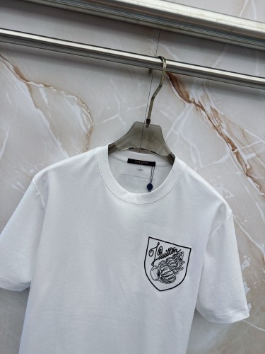 送料込 2026 ルイヴィトン 新作 半袖Tシャツ コピー