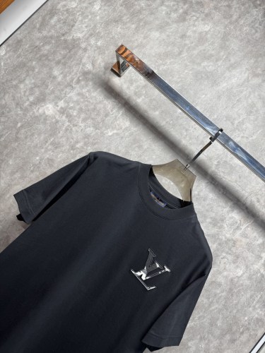 【大特価】2026 ルイヴィトン 新作 半袖Tシャツ スーパーコピー