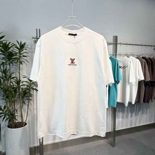 人気爆発☆ 2026 ルイヴィトン 新作 半袖Tシャツ コピー