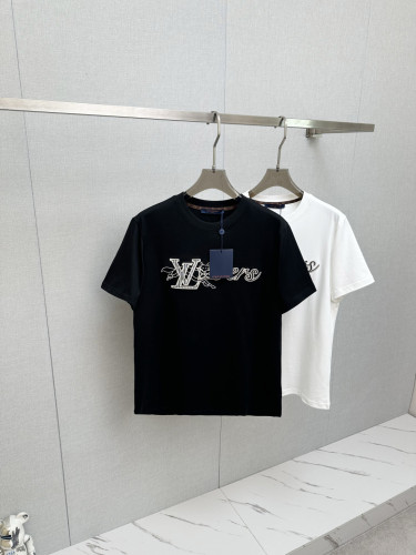 完売必至 2026 ルイヴィトン 新作 半袖Tシャツ 偽物